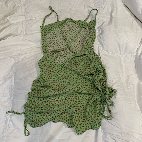 Green Ditsy Floral Ruched Cowl Neck Romper - Picture 7 of 8